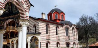 Чудо на чудесата! Аязмото в пернишки манастир лекува 100 болести