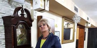 Директорката на детска градина в Дупница Антонина Кирова порази с чар и елегантност