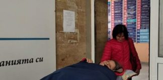 Принудиха 77- годишната Евангелия Костова да се яви пред ТЕЛК комисия с пет инсулта с частна линейка до Благоевград