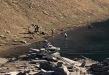 Кощунство! Израелци на разходка с лодки в кристалните води на Бъбрека Кощунство! Израелци на разходка с лодки в кристалните води на Бъбрека
