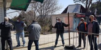 Монтираха заграждения на кооперативния пазар в Дупница, направена бе дезинфекция