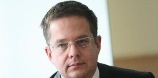Проверки и жалби не плашат фирма „Борек транс“ да тъпче 1500 души по бусчета от Петърч до София с благословията на зам.- кмета на София Данчо Барбалов