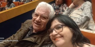 Поетесата на ГЕРБ Антонина Кирова, ръководителката на хор „Ноктюрно“ Василка Борисова и още 100 дупничани пяха с кмета Първан Дангов „Пак ще се прегърнем“ в НДК с плеяда звезди на естрадата Пак ще се прегърнем