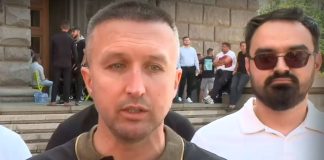 Радослав Ревански строи Белица и Семково с „Терол“ ЕООД на Рахим Ферев от Доспат и „Вера строй“ ЕООД на Велин Велев „Не искаме напрежение. Кой колко гласове ще има, ще се види на 27 октомври”, каза Радослав Ревански.