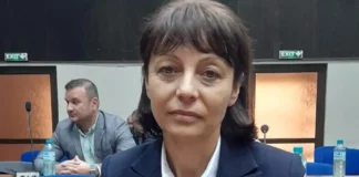 Заради отсъствие на представител на общината две комисии на ОбС-Благоевград отказаха да разглеждат предложение за отпускане на еднократните социални помощи на нуждаещи се Депутатът от Сандански Георги Георгиев ще чака правни съвети от ОбС шефа на Благоевград Антоанета Богданова