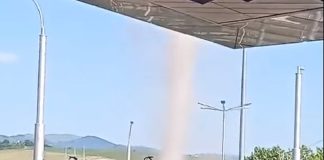 Перничани в шок! Торнадо мина през града!