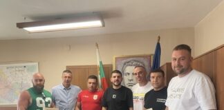 Грамоти от полицията за отряд „Кюстендил“, вдигнат на крак за издирването на 5- годишно дете Грамоти от полицията за отряд „Кюстендил“, вдигнат на крак за издирването на 5- годишно дете