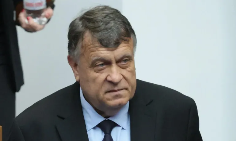 Министърът на образованието: Трябва да продължим да повишаваме