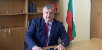 Шефът на ГДНП Емил Пармаков хвърли оставка, после я оттегли заради зам.-министър Шефът на ГДНП Емил Пармаков хвърли оставка, после я оттегли заради зам.-министър