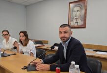 Игрите на властта в Сандански! Съветниците спорят на извънредна сесия председател ли е Ивелин Терзийски Игрите на властта в Сандански! Съветниците спорят на извънредна сесия председател ли е Ивелин Терзийски