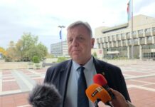 Красимир Каракачанов в Благоевград: България трябва да инициира преговори за спиране на военните действия в Черно море Красимир Каракачанов в Благоевград: България трябва да инициира