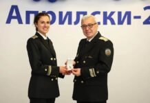 Военен лекар Яна Михайлова: Всеки ден се моля и старая да бъда малко по-добър човек от вчера Военен лекар Яна Михайлова: Всеки ден се моля и старая да бъда малко