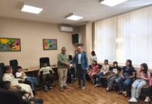 Ученици гостуваха на читалището в Кюстендил по повод Международния ден на музиката Ученици гостуваха на читалището в Кюстендил по повод Международния