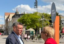 Кандев към Йотова: „И пенсиите замръзнаха, и майчинството – а чухте ли гласа на президента?“