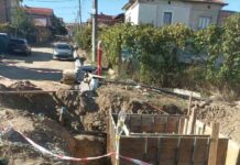 Община Петрич ремонтира водопровод и настилка по улица „Самуилова крепост“ в село Михнево Община Петрич ремонтира водопровода и улица „Самуилова крепост“ в село Михнево