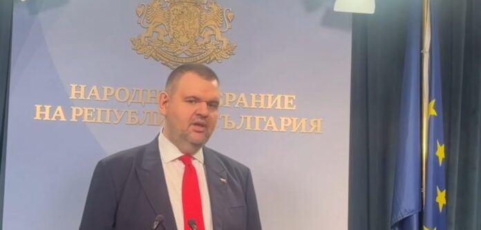 избухна: Върхът на олигархията са Радев и Копринков