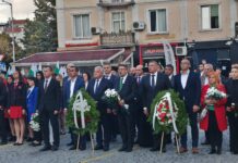 Гоце Делчев отбеляза тържествено годишнината от освобождението си с венци, цветя и концерт на „Сигнал“ Гоце Делчев отбеляза тържествено годишнината от освобождението