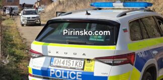 Ескалация на напрежение тази нощ в ромската махала в Кочериново! Претърсвания, задържан, потрошена патрулка и пострадал полицай!