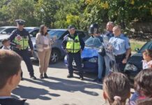 Малките големи герои от Сандански гостуваха на полицаи и пожарникари Малките големи герои от Сандански гостуваха на полицаи