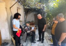 Съпричастност: Осем семейства в Струмяни получиха финансова подкрепа от Кресна Съпричастност: Осем семейства в Струмяни получиха финансова подкрепа