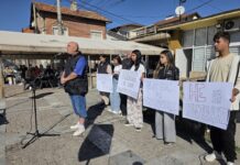 След мирен протест срещу наркотиците, масово сбиване в ромския кв. „Изток“ в Кюстендил! Полицията спря 11 души, дошли от София!